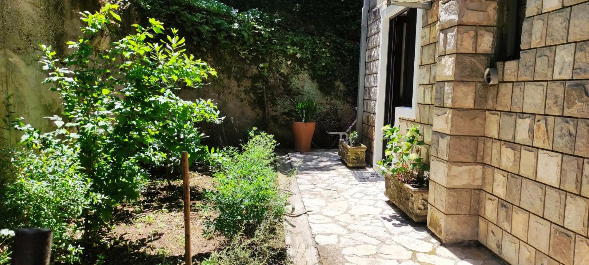 Kadena Apartments Kotor Luaran gambar
