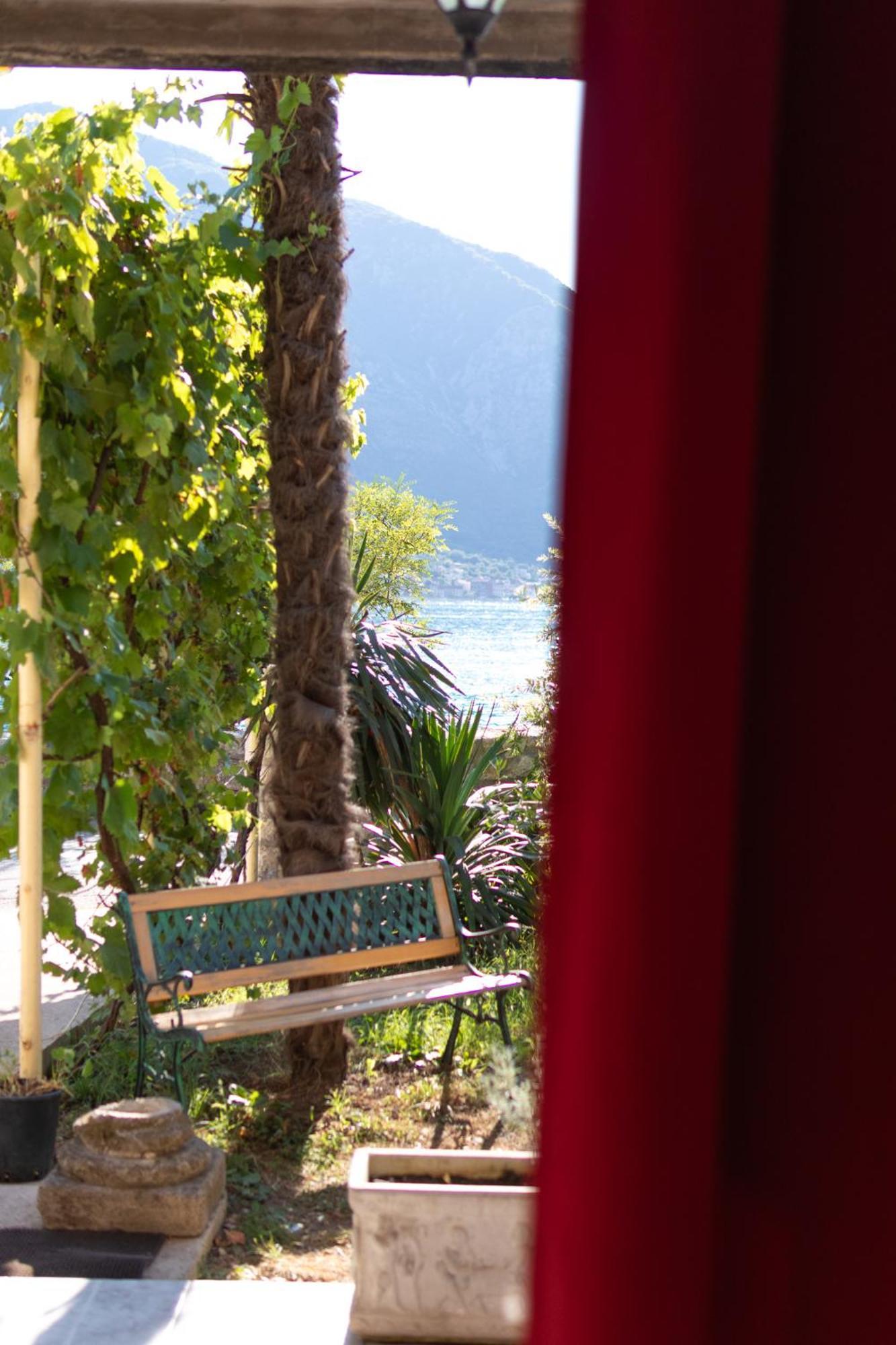 Kadena Apartments Kotor Luaran gambar