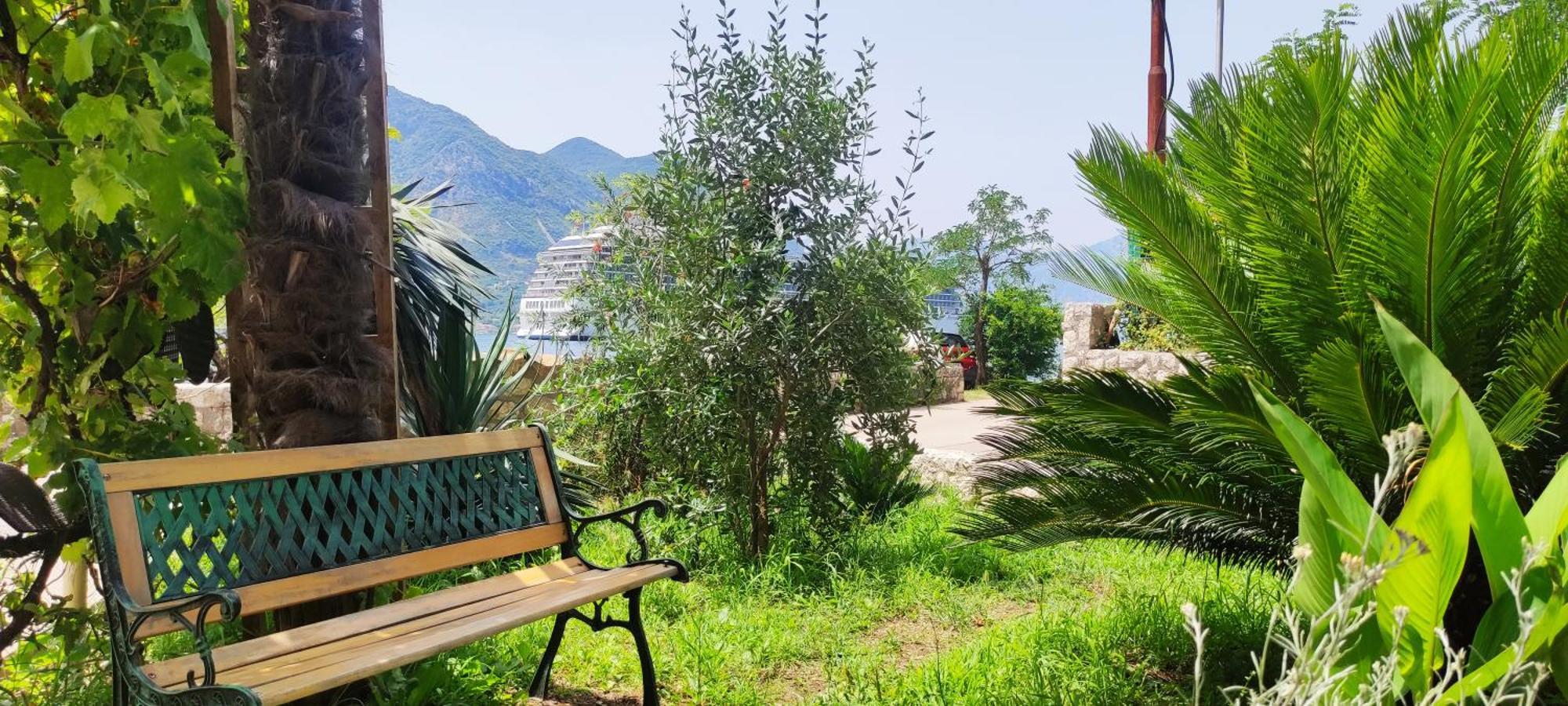 Kadena Apartments Kotor Luaran gambar