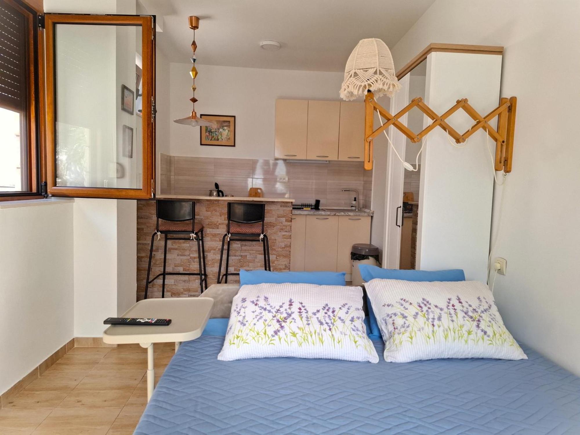 Kadena Apartments Kotor Luaran gambar